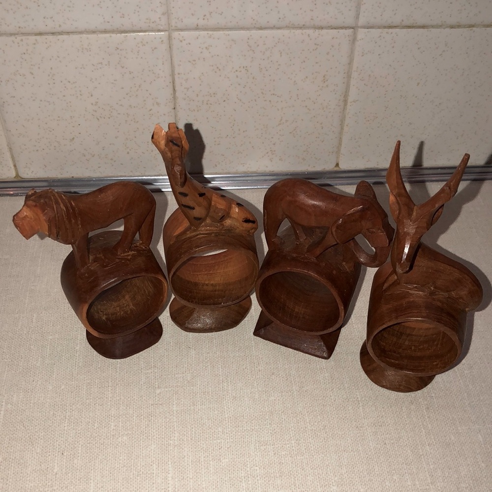 Hand‎ carved made in Kenya Animal Wooden napkin rings, set of 4